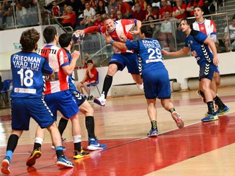 האקשן מהדרבי הראשל"צי. (גבי אלאלוף, הפועל ראשל"צ)