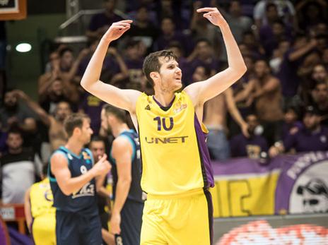 פניני. המנהיגים הגיעו (מנהלת הליגה)