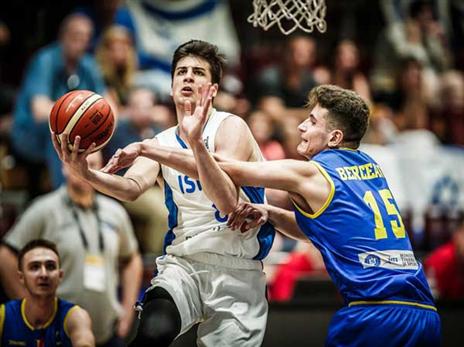 אבדיה, השחקן הצעיר בסגל גם סיפק תרומה יפה (באדיבות פיב"א, האתר הרשמי)