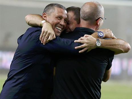 קבוצה בדמותו. קלינגר (אלן שיבר)