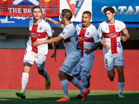 בכורה מוצלחת. אווסקה