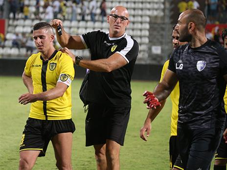 גם השחקנים אשמים (אנצ'ו גוש, סוכנות ג'יני)