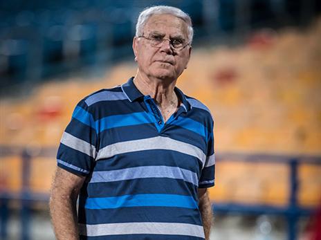 הנשיא ניסה להרגיע את האוהדים (צילום: עודד קרני)