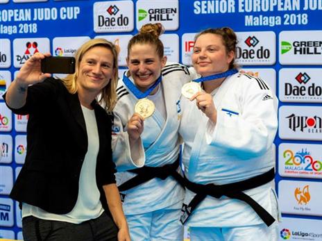 על הפודיום (פאקו לוזאנו)