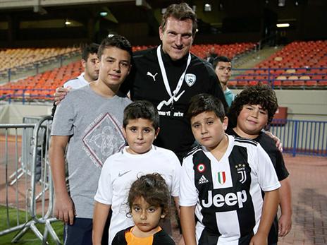 הרצוג ואוהדים. אווירה שמחה ברמת גן (אלן שיבר)