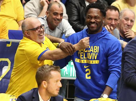 פארגו הביט גם הפעם מהצד (אלן שיבר)