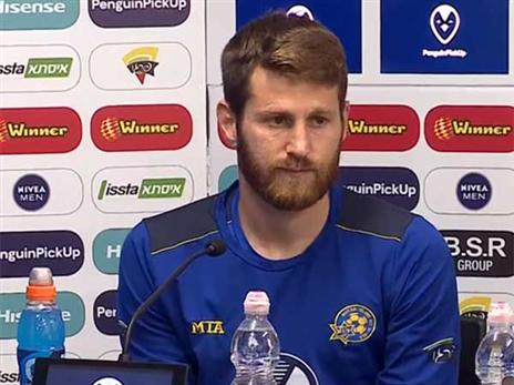 "כל שחקן בסגל יכול לשחק בהרכב". ייני