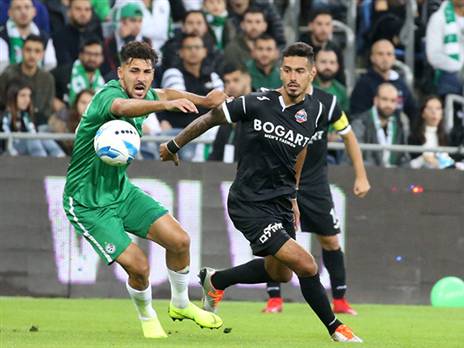 אז'ובל מול חבשי בדרבי האחרון. האדומים סומכים על ההתקפה (יוסי שקל)