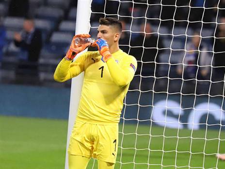 כבר לא שחקן הרכב בב"ש. הרוש (פרפלס לנס)