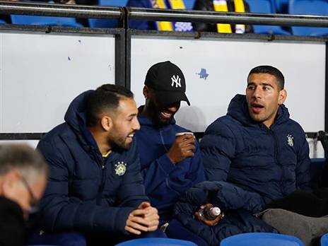 חיוכים על הספסל (דני מרון)