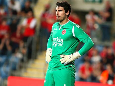 לבקוביץ'. משחק לא אופייני לשוער (אלן שיבר)