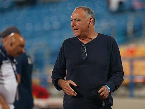 אלון. מאמין בקורצקי (ניר קידר)