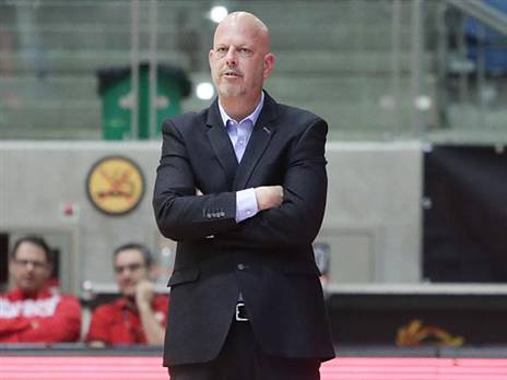 מרוצה מההחתמה. רמי הדר (דני מרון)