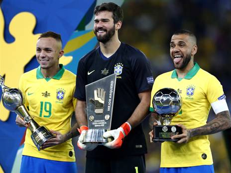 אלבס, אליסון ואברטון. בנבחרת הטורניר (Getty)