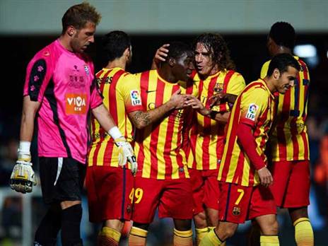 דונגו מקבל אהבה מפויול (getty, Manuel Queimadelos Alonso)