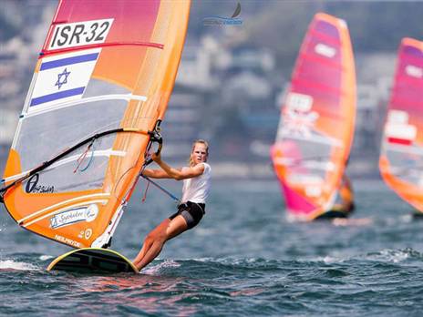 ספיצ'קוב מתקרבת למדליה (JESUS RENEDO\SAILING ENERGY\WORLD SAILING)