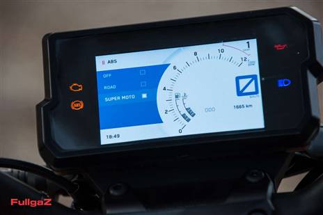 וכאן של ק.ט.מ 390 דיוק