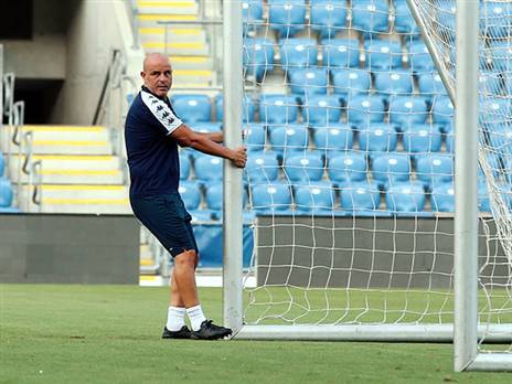 עובד קשה. אבוקסיס באימון (אלן שיבר)