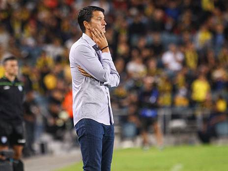 סגל עמוס, איביץ' (אלן שיבר)