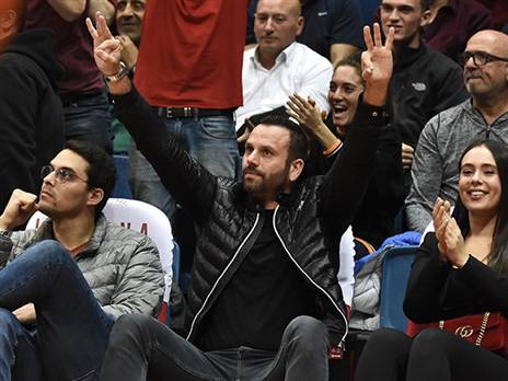 גם אורי אלון נהנה (דב הליקמן)