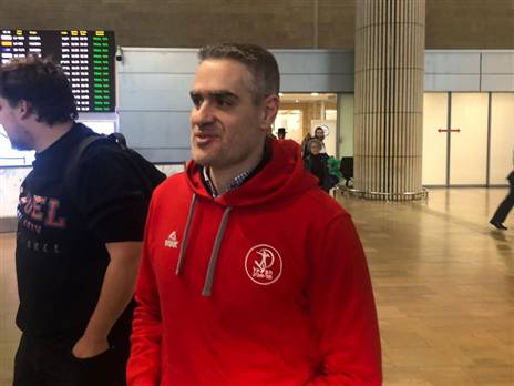 מחכה להתחיל לעבוד. קאסטריטיס