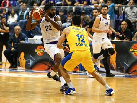 מקניל. גפני הפנה את תשומת לב הקבוצה לפציעה שלו (מאור אלקסלסי)