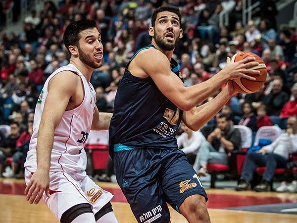 כמעט עבר לספרד. מנקו (אלן שיבר)