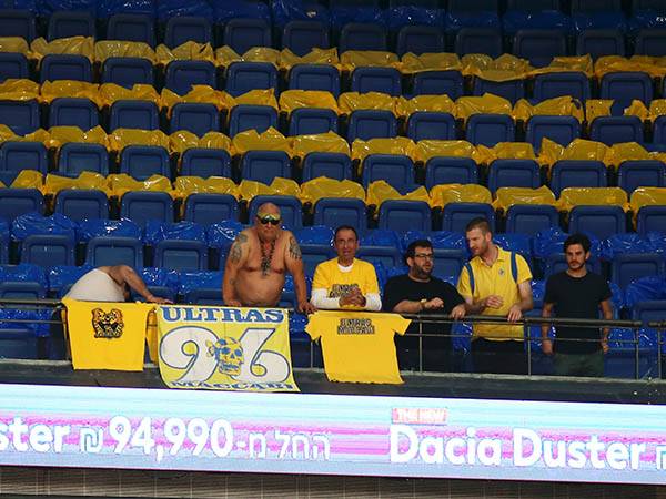 האוהדים שלא הגיעו זועמים (אלן שיבר)