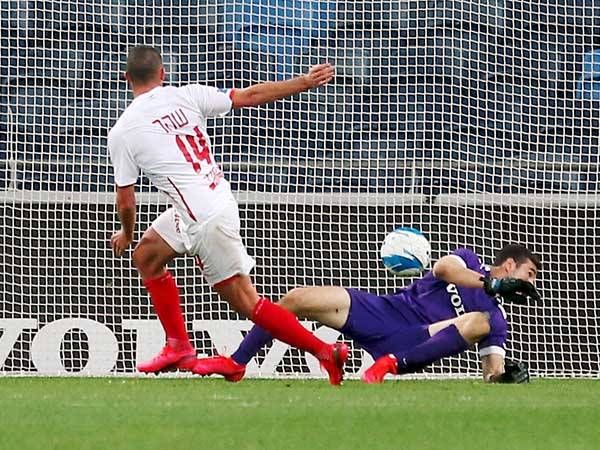 שער ניצחון. שהר (אלן שיבר)