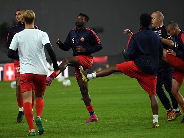 שחקני רעננה, שגרת אימונים כמעט רגילה (ברני ארדוב)