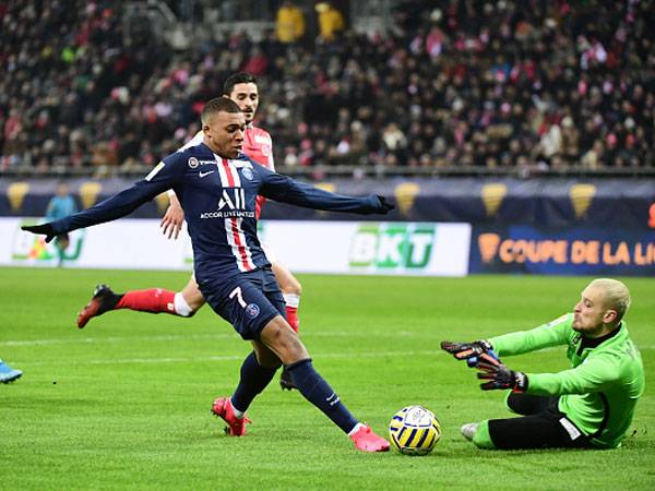 ראיקוביץ' עוצר את אמבפה. בקרוב באותה קבוצה?