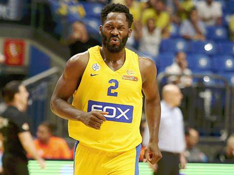 שחקן NBA לכל דבר, פארגו זוכה למחמאות (אלן שיבר)