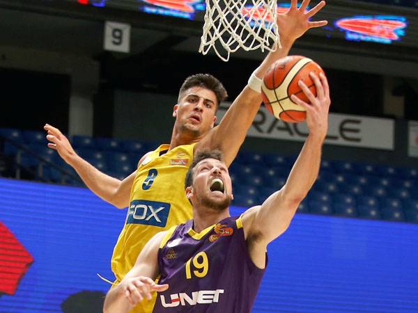 טרוצקי. מסוקר בעולם (עודד קרני)