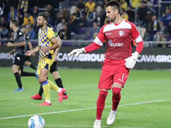 עמוס עוזב, לא הוחלט אם יוחתם מחליף (דני מרון)