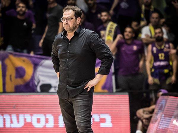 דרוקר. מגבש סגל (עודד קרני)