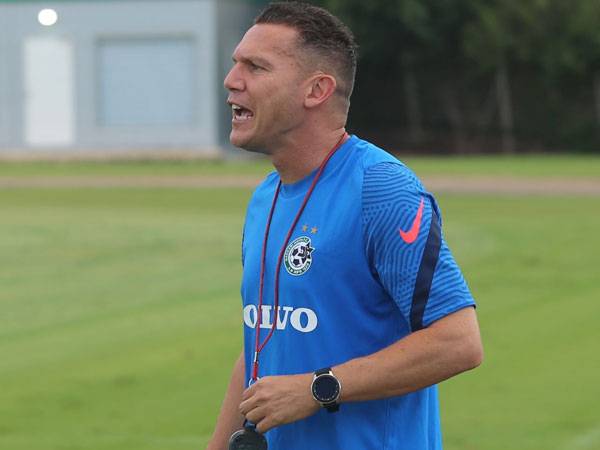 בכורה על הקווים. בכר (האתר הרשמי של מכבי חיפה)