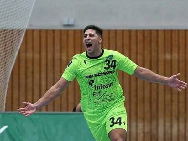 הופעה יפה לדיין (באדיבות רימפאר)