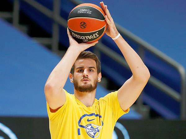 בנדר. שוב נראה אבוד בהגנה (אלן שיבר)