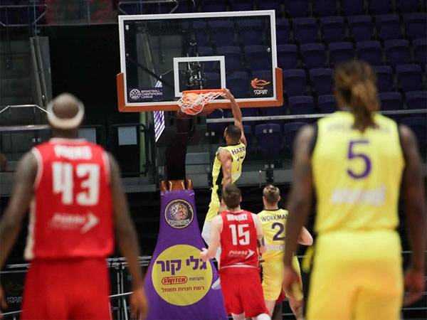 משחק נהדר של האריס. (FIBA)