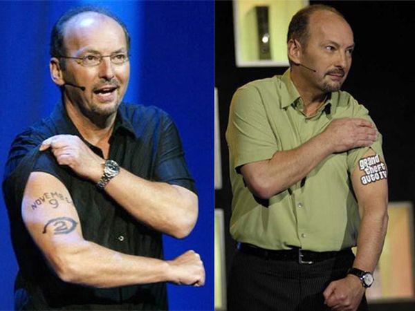 פיטר מור כאשר עבד במיקרוסופט וחשף את Halo 2 ו-GTA IV