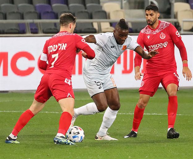 משחק קשה לצפייה בבלומפילד (אודי ציטיאט)