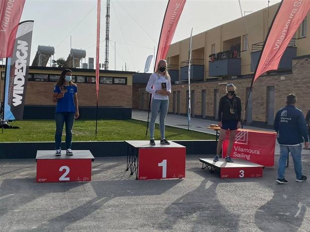 ספיצ'קוב על הפודיום (צילום: איגוד השייט בישראל)