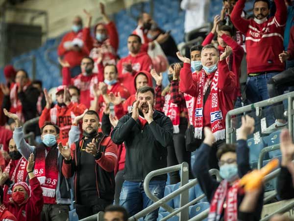 ואיזה מסכנים האוהדים (עודד קרני)