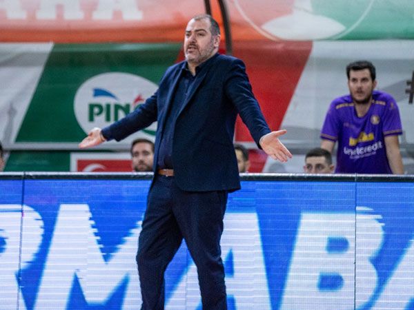 דדאס הורחק (FIBA)