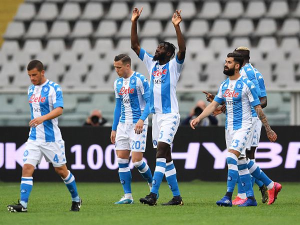 נאפולי תלויה בעצמה (GETTY)