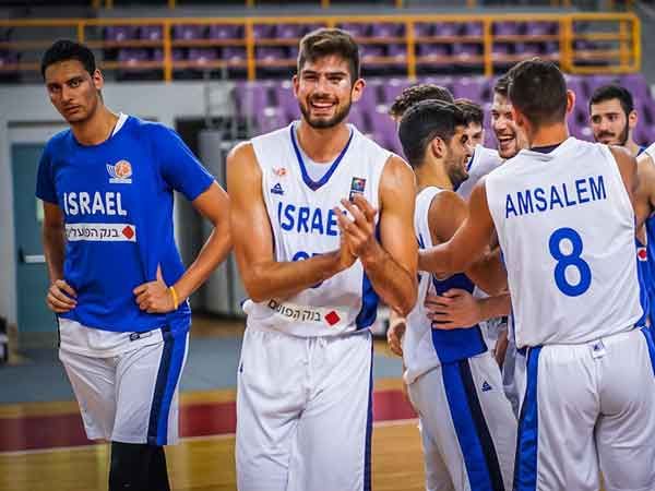 שחקני העתודה. סיימו עם חיוך (FIBA.COM)