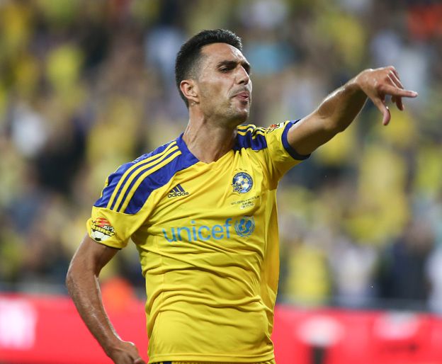 מעל כולם. זהבי (אלן שיבר)