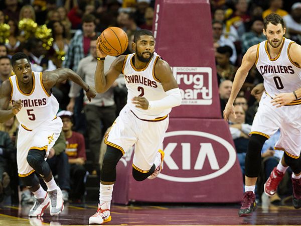 צ'רי לצד קיירי ולאב (Getty)