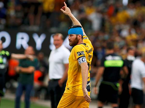 המצטיין של הערב. ייני (אלן שיבר)