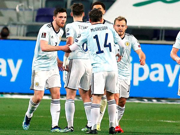 יריבה מוכרת (אלן שיבר)